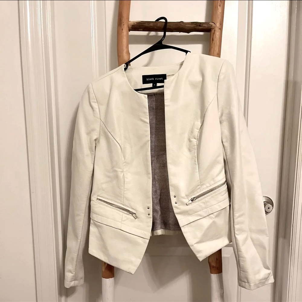 White Jacket / Blazer : Black Rivet